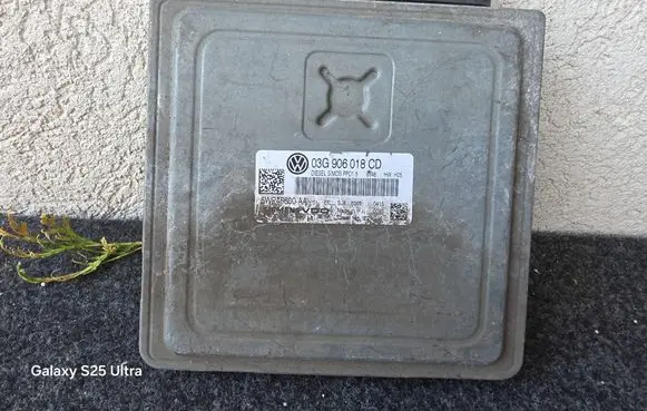 Volkswagen Golf V Engine control unit/module 03G906018CD