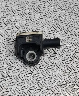 Mercedes-Benz CLA C117 X117 W117 Airbag deployment crash/impact sensor A1668210151 56054085AA 1461965