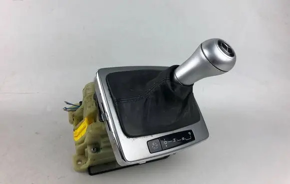 Mercedes-Benz C W204 Gear shifter/selector A2042673724
