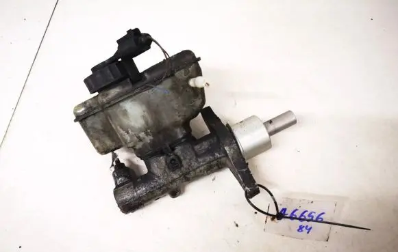Skoda Octavia Mk2 (1Z) Master brake cylinder
