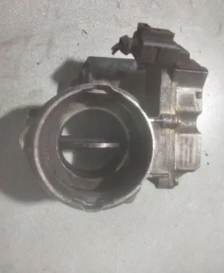 Volkswagen Touran I Throttle valve 03G128063C