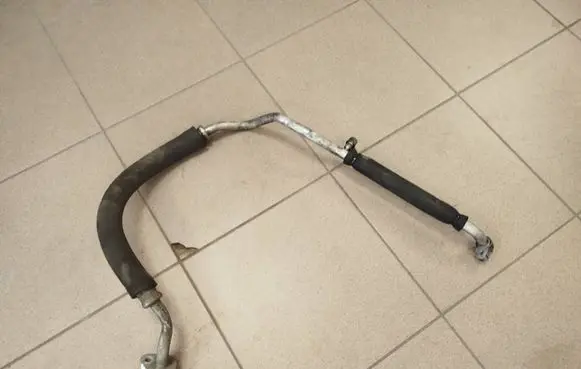 Land Rover Range Rover Sport L320 Air conditioning (A/C) pipe/hose 