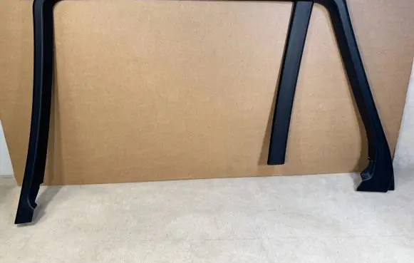 BMW X5 E70 Rear door window/glass frame 51357141036