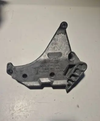 Volkswagen Touran II Engine mounting bracket 03L199207 KTS142V12
