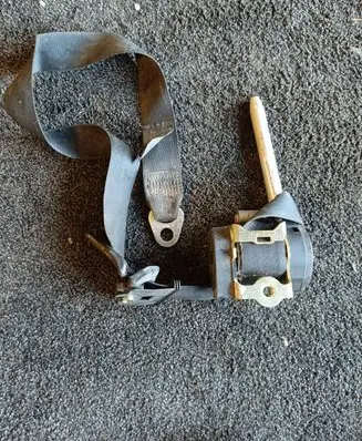 Mercedes-Benz E W124 Front seatbelt 1248609785