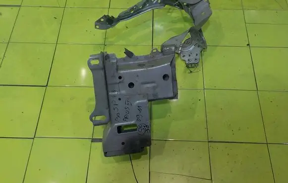 Toyota Prius (XW30) Front side member PRZOD SP49
