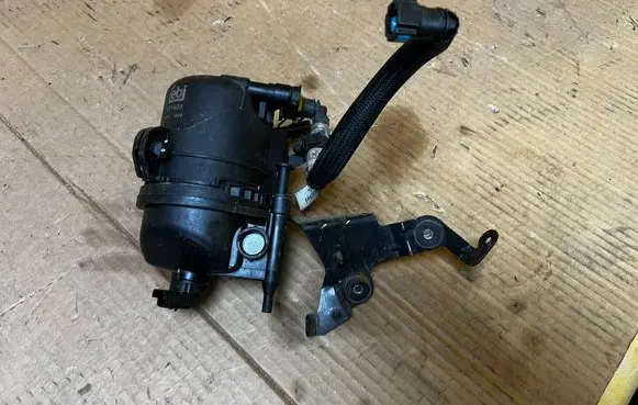 Land Rover Range Rover Velar Fuel filter housing GX739D202AE GX739C330AD
