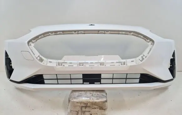 Ford Focus Front bumper JX7B-17K945-A