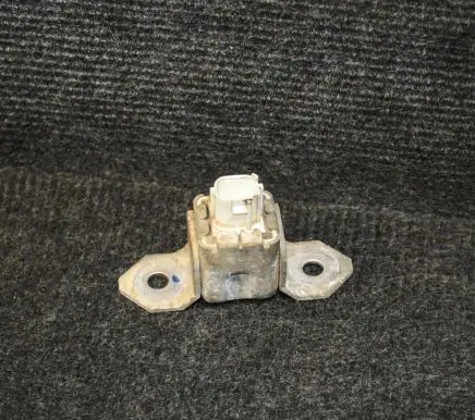 Mitsubishi L200 Airbag deployment crash/impact sensor 8651A083