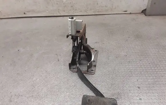 Jeep Patriot Brake pedal 05105523AG
