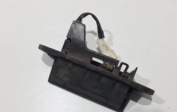 Lexus IS 200-300 Loading door lock 6902353010