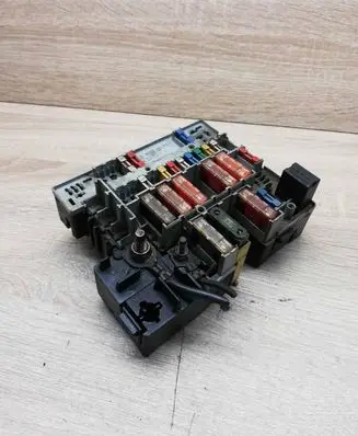 Peugeot 206 Fuse module 96280244