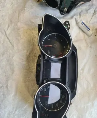 Audi A5 8T 8F Speedometer (instrument cluster) 8T0920981K