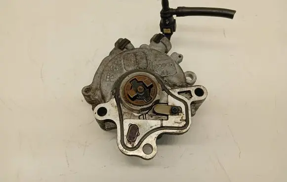 Peugeot 607 Vacuum pump 4R8Q2A451AF CLMMB02408