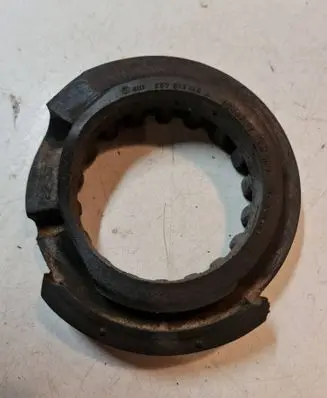 Audi A4 S4 B5 8D Front coil spring rubber mount 357512149A