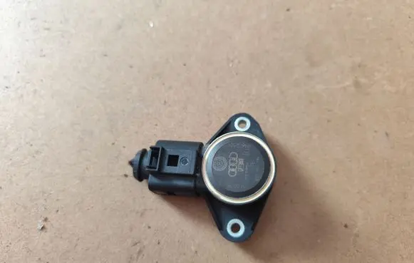 Volkswagen Golf V Sensor 03C907386B