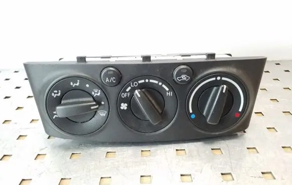 Toyota Avensis T250 Climate control unit 5590005120