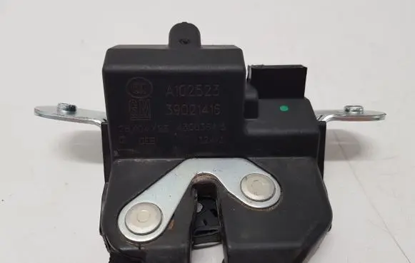 Loading door lock