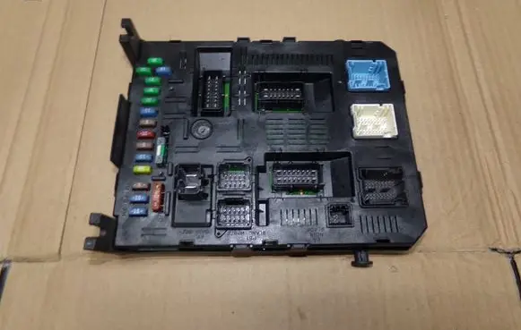 Peugeot 407 Comfort/convenience module 9661940180