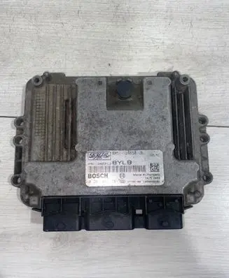 Ford Focus Engine control unit/module 8M5112A650LB 1039S209
