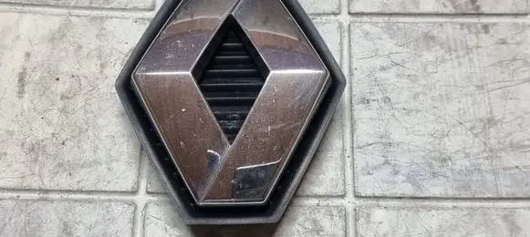 Renault Scenic II - Grand scenic II Manufacturer badge logo/emblem 8200115115