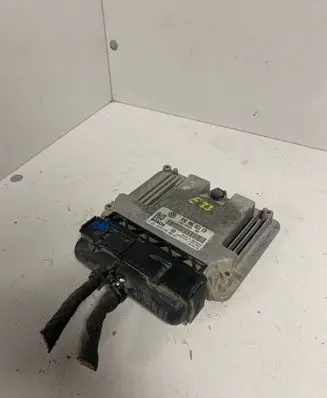 Volkswagen Touran I Engine control unit/module 03G906021KB 0281013195 1039S14551