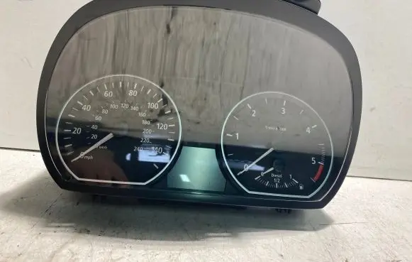 BMW 1 E81 E87 Speedometer (instrument cluster) 104277502