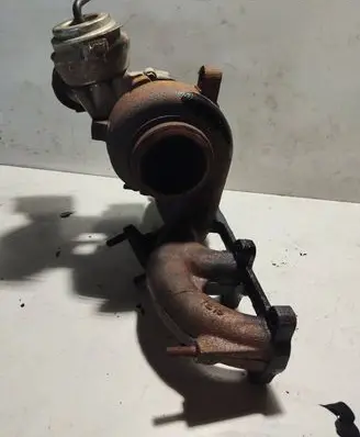 Volkswagen PASSAT B6 Turbo HGR03G253014F