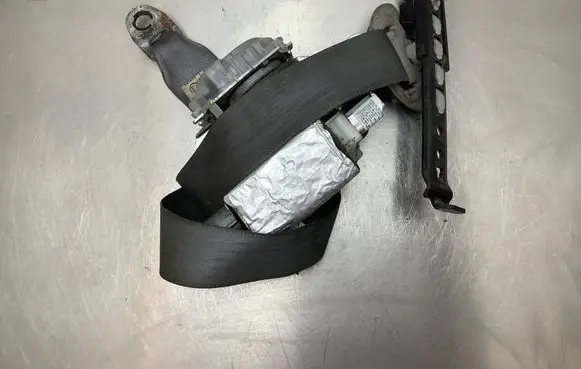 Toyota Prius (XW20) Front seatbelt 0433044