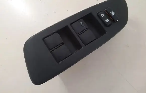 Toyota Auris 150 Electric window control switch 7423202550 9241F79
