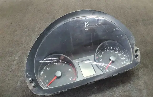 Mercedes-Benz Sprinter W906 Speedometer (instrument cluster) 1042993 HVW9069001900