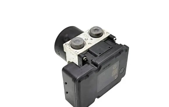 Skoda Octavia Mk2 (1Z) ABS Pump 1K0907379AP 10096103153 1K0614517BK