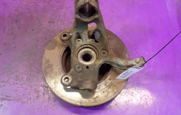 Volkswagen Golf VII Front wheel hub spindle knuckle