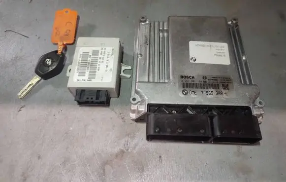 BMW Z4 E85 E86 Engine control unit/module 12147568676 12147561920 12147559926