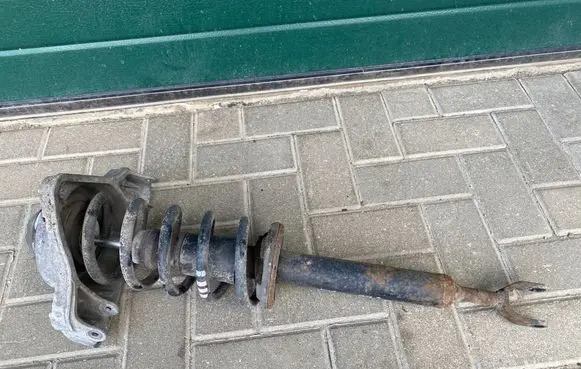 Audi A6 S6 C6 4F Front shock absorber with coil spring 4F0413031
