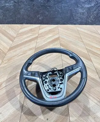 Opel Insignia A Steering wheel 13316547 1157A00678