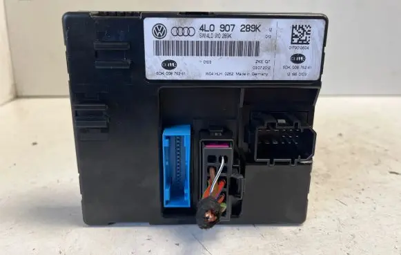Audi Q7 4L LED ballast control module 4L0907289K 03072012 4L0910289K
