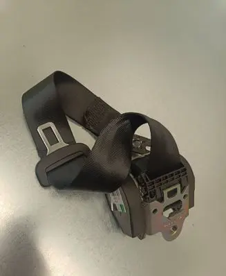 Rear seatbelt
