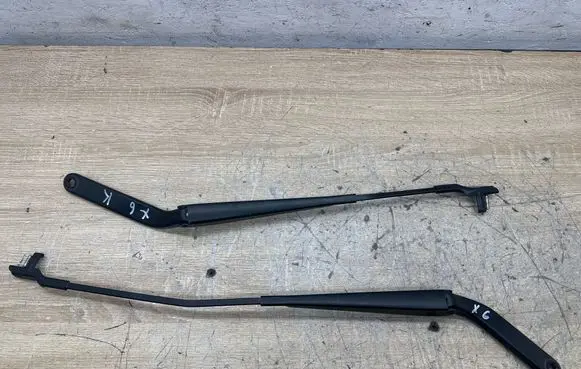 BMW X6 E71 Windshield/front glass wiper blade 7153736
