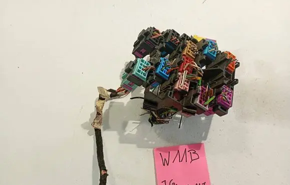Mercedes-Benz E W124 Fuse box set C031098