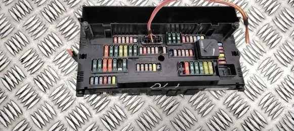 BMW 5 F10 F11 Fuse module 9252816