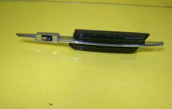 BMW 1 E81 E87 Front fender indicator light 