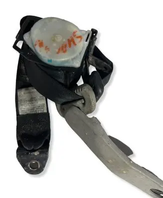 Mitsubishi Montero Rear seatbelt TKAB0EN237