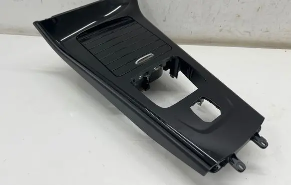 Mercedes-Benz CLA C118 X118 Center console A1776805701