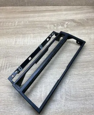 BMW 5 E39 Radio/GPS head unit trim 8247302