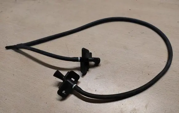 Hyundai i30 Windshield washer fluid hose 