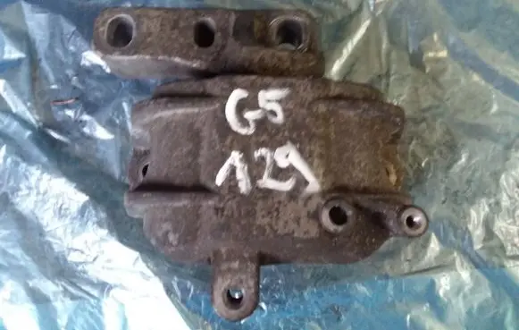 Volkswagen Golf V Engine mount bracket 1K0199262AA