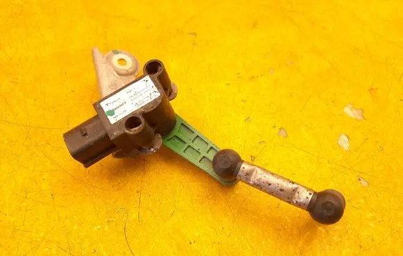 Tesla Model S Front air suspension height level sensor 6006514-00-B