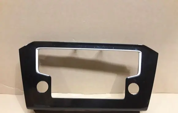 Volkswagen Tiguan Radio/GPS head unit trim 3G1858069E 3G1858071A