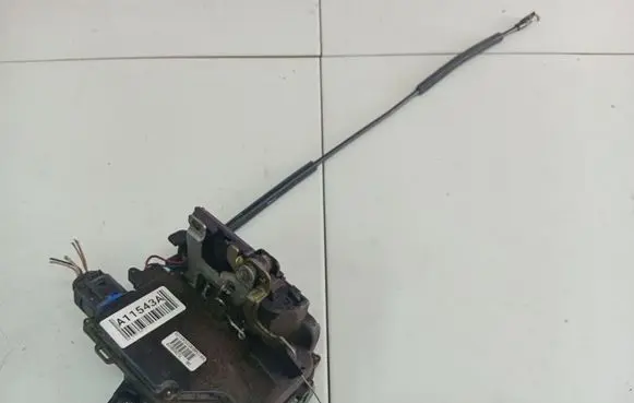 Seat Toledo III (5P) Rear door lock 7L0839016